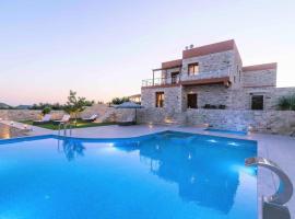 Villa Harmony in Kamilari and Villa Joy in Kamilari, hotel v destinácii Kamilari