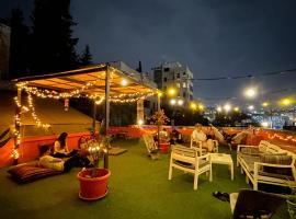 Medusa Home Stay, отель в Аммане, рядом находится Hashem Restaurant