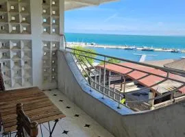 Lazur SeaView Apartment