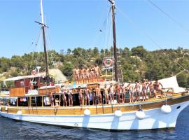 Rhythm Floating Hostel - Split, alojamiento en un barco en Split