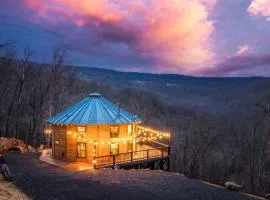 Skyline Yurt: Hot Tub~Wood Stove~WiFi~EVcharger