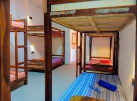 Sanity Door Rooms and Hostel, pensionat i Arugam Bay