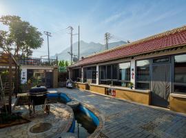 Mountain View Cottages Beijing, hotel in Yanqing