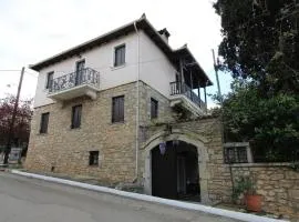 Raise Polydrosos Traditional Getaway
