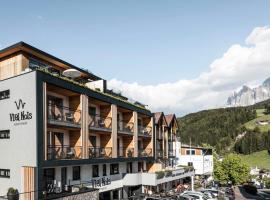 Viel Nois Guest House, hotel in Funes