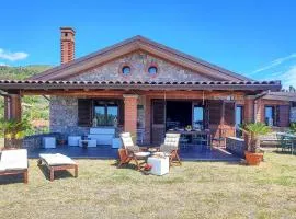 Villa Aura