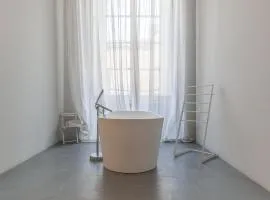 THE ARTIST'S LOFT