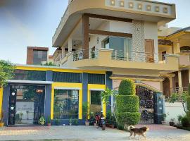 Hidden Leaf Homestay, hotel u gradu Ramnagar