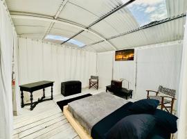 Room love, glamping site in Antibes