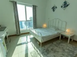 Best offer for a Master Room couples friendly