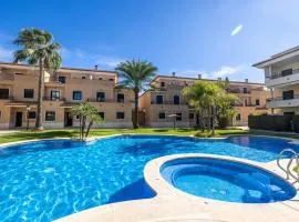 Luxury 5-bedroom townhouse in Jardines del Pla, Javea 250m from the Arenal