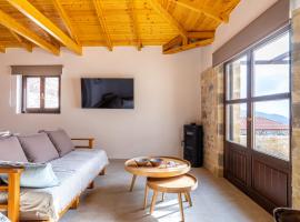 God's View Tower - Pyrgos Towers Complex, hotel with hot tubs in Pírgos