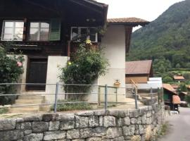 Holiday Apartment in Swiss Alps: Gsteigwiler şehrinde bir otel