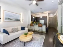 Luxury Downtown Houston Suite