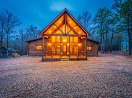 The Luxurious Blue Sky Lodge is EPIC!, hotel v destinaci Broken Bow