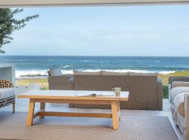 Seapearl Oceanfront Villa and Cottage, vacation home in Hermanus