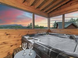 Cozy Cabin in the Smokies!!! Fully Furnished and complete with community indoor and outdoor pools and spas, game and fitness rooms as well as a private Hot Tub, hotel em Pigeon Forge