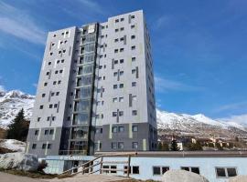 GRAYNITE-High Altitude Apartment, villa i Passo del Tonale