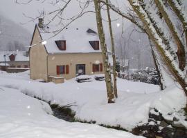 Viesnīca Maison de village à 5 minutes de St Lary Soulan pilsētā Senlarī Sulāna