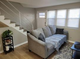 Davenport Dwellings-Two Bedroom Close to UNMC, hotel a Omaha