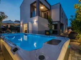 Ledenko Holiday Home Private Pool & Jacuzzi