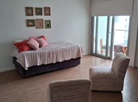 DEPARTAMENTO JARDIN, hotel i Santiago del Estero