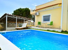 Villa Filoxenia all seasons, near airport, sea, Athens, vacation home in Aghia Marina