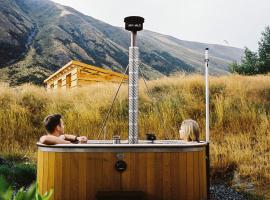 MenardsNZ Ecosanctuary Accommodation, pet-friendly hotel in Twizel