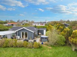 Holiday home Struer XI, hotel en Struer