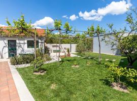 Cozy Apartment In Opuzen With Wifi, hotel di Opuzen