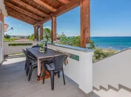 Lovely Apartment In Privlaka