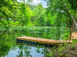 Slowpoke Cabin on Turtle Creek