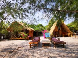 GreenBlue Beach Bungalows, hotel in Koh Rong Sanloem