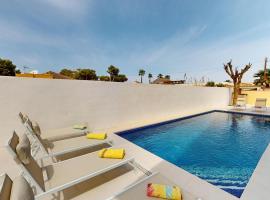 Villa Greenland-A Murcia Holiday Rentals Property，洛斯阿爾卡薩雷斯的飯店