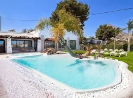 Villa Goldensol by Villa Plus