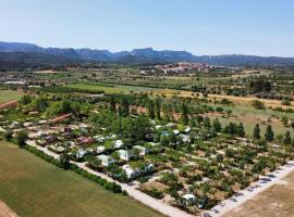 Camping Els Ports, hotel a Arnes