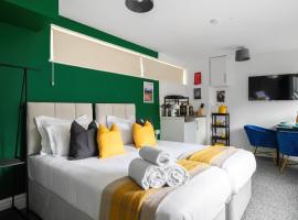 Livestay Affordable En-Suite Studio Rooms in London, N14, casa de hóspedes em East Barnet