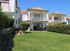 Luxury 2 Bedroom Apartment with Private Garden, hotel in Almancil