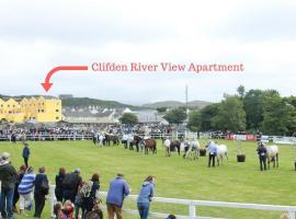 Clifden River View Apartment: Clifden şehrinde bir kiralık sahil evi