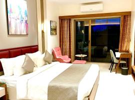 PUSHPAK HOTEL & CONVENTION: Bhubaneshwar şehrinde bir otoparklı otel