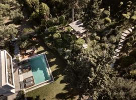 Sentiero Iconic Villa, a Serene Retreat, By ThinkVilla, khách sạn spa ở Plános
