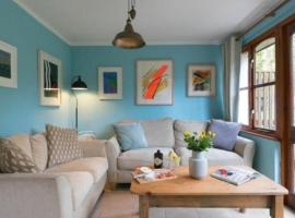 Rebels Retreat - 2-Bed Chalet nr St Ives & Hayle, готель у місті Сент-Айвс