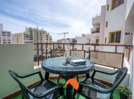#149 Rocha Apartment by Home Holidays