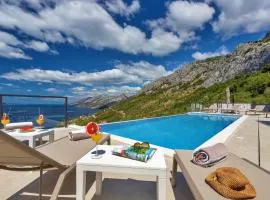 Villa Skyview mit Infinitypool und Panorama Meerblick