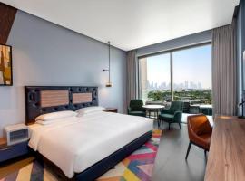 Hyatt Centric Jumeirah - King Room Skyline - UAE, отель в Дубае, в районе Джумейра