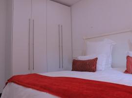 No 3 on Cladon :Jadde Apartments, hotel en Chartwell