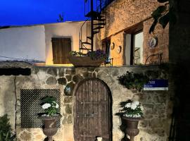 The Little Stone House - Küçük Taş Ev, hotell i Kyrenia