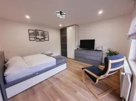 Apartment Break