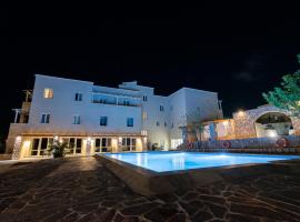 GIN Wellness Hotel, hotel u gradu 'Pirgos'