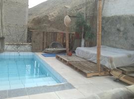 Huanchaco Surf Camp, hotel in Huanchaco